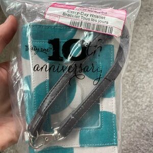 Thirty-One Teal Dot Wristlet